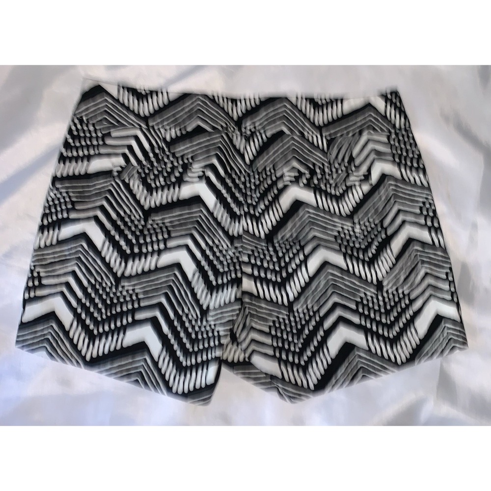 J Crew Chino Shorts White Black Design Women's Size 10. 2011